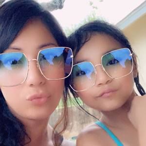 Meet your Posher, Candace